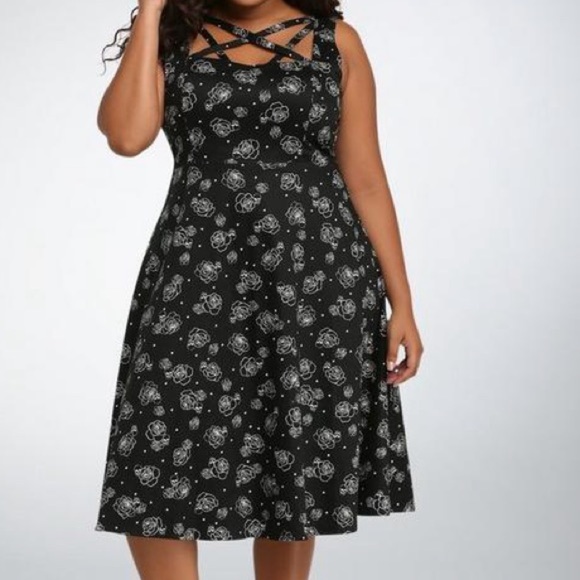 Rose Skull Lattice Front Swing Dress - Picture 3 of 7
